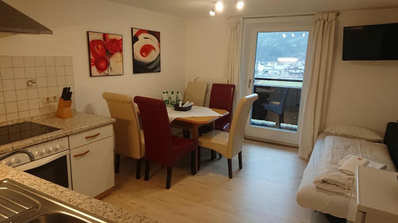 Roulette Und Zimmer Apartment Kirchberg in Tirol