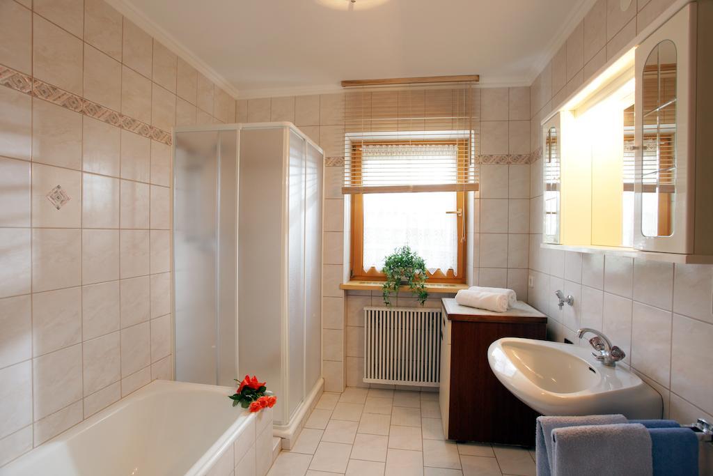 Apartment Roulette Und Zimmer